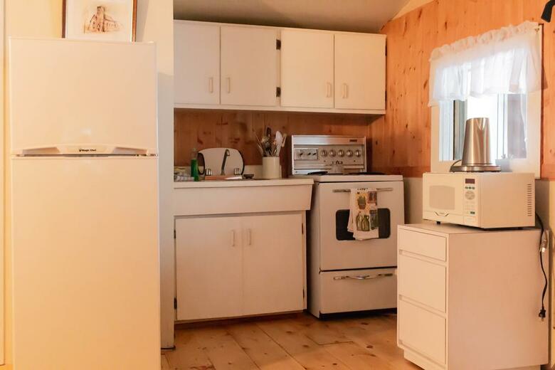 Hotel Mattawa River Cottages & Cardinal Restaurant