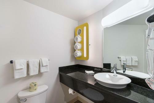 Hotel Studio 6 Bruderheim