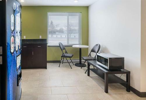 Hotel Studio 6 Bruderheim