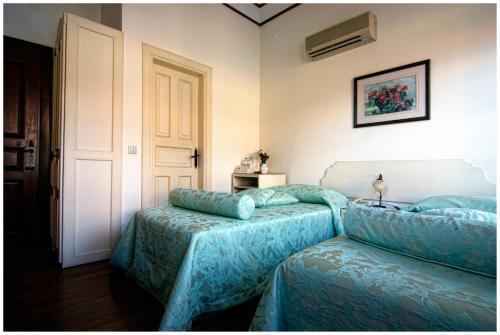 Minyon Hotel