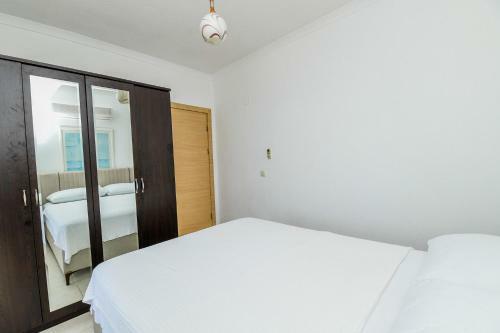 Grand Sea View Aparts