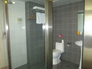 Hotel Piao Home Inn Beijing West Railway