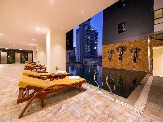 Poulo Wai Hotel And Apartment