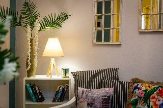 Hotel V.a. Boutique Apartments And Suites
