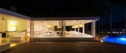 Liv Hotel