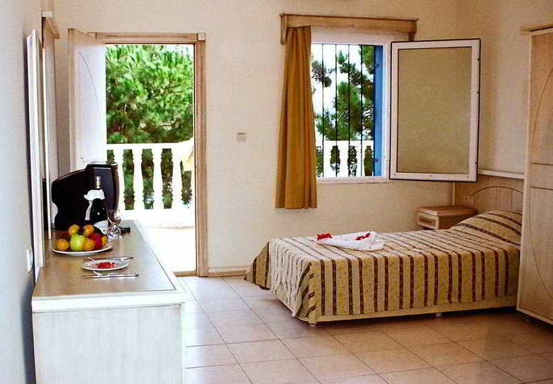 Acacia Hotel