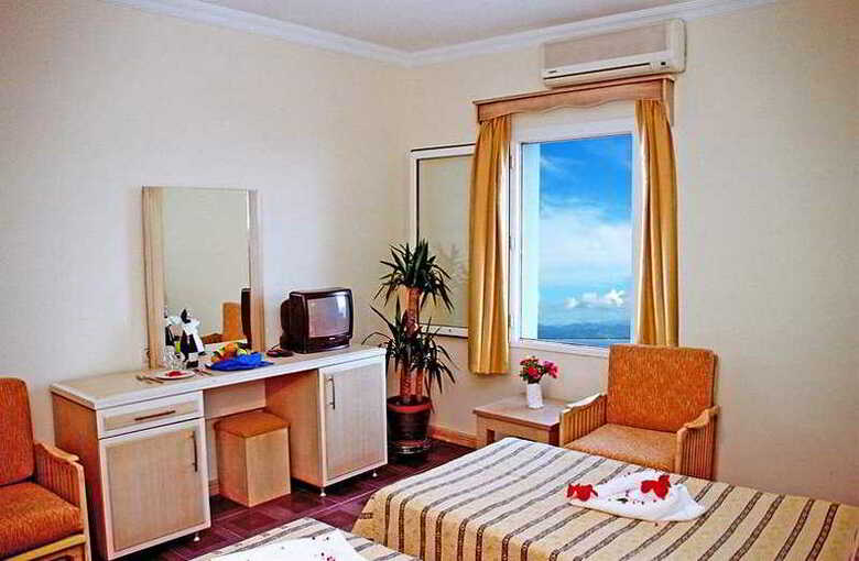 Acacia Hotel