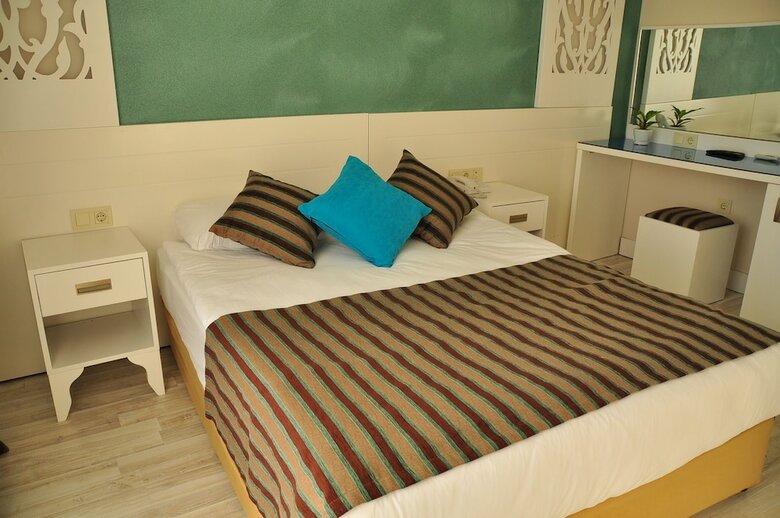 Aura Hotel