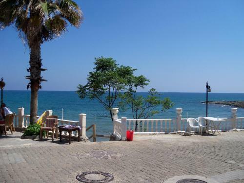 Poseidon Hotel Side