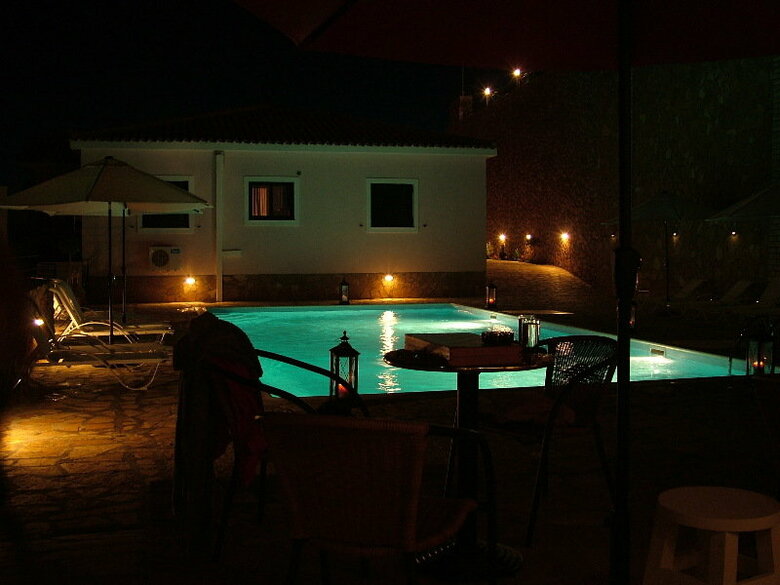 Hotel Sarantos Pool Suites