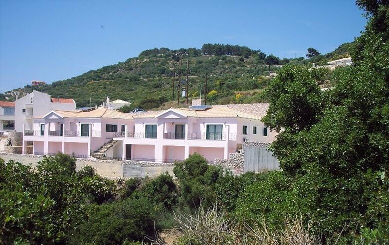 Hotel Sarantos Pool Suites