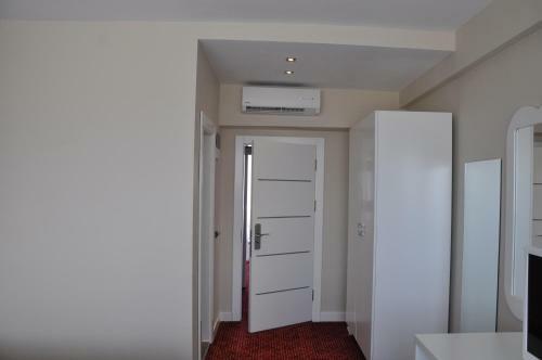 Kadhirga Hotel
