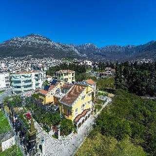Hotel Pharos