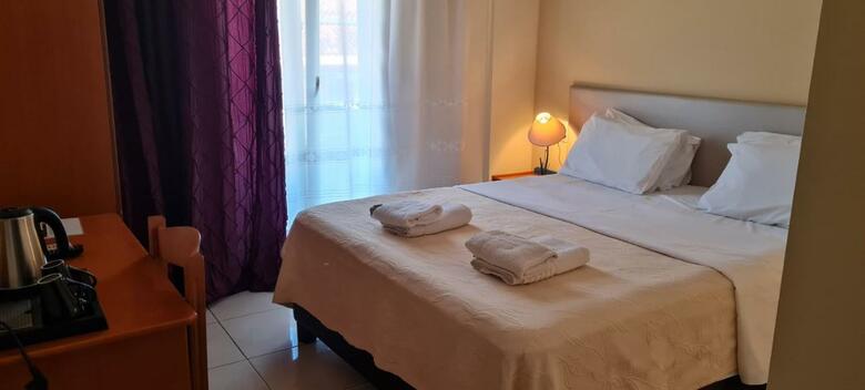 Alexiou Hotel