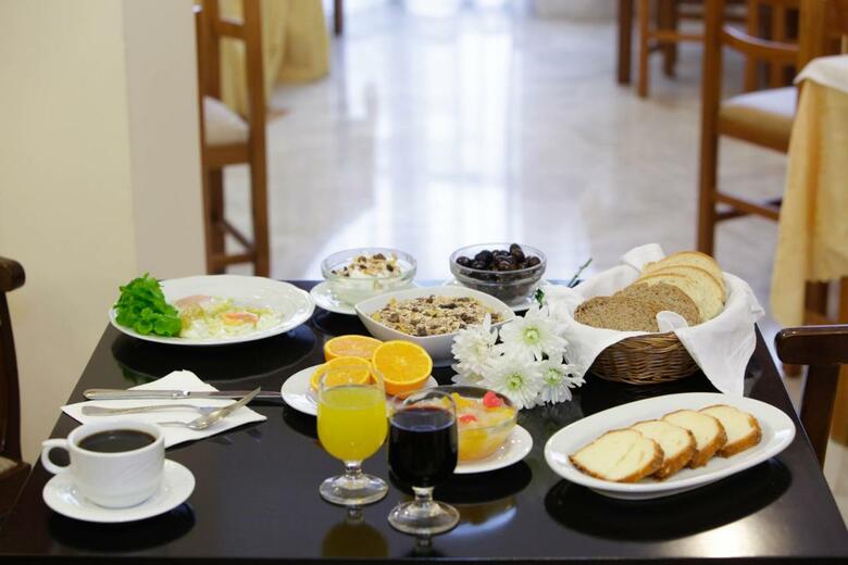 Alexiou Hotel