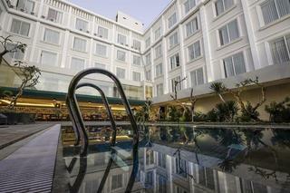 Lynn Hotel