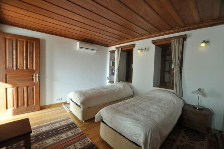 Ionia House
