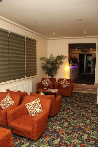 Aymini Hotel
