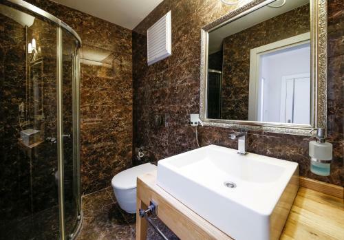 Morina Deluxe Hotel