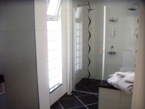 Nicholas Heights Deluxe Suite Hotel