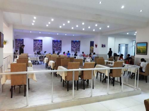 Nicholas Heights Deluxe Suite Hotel
