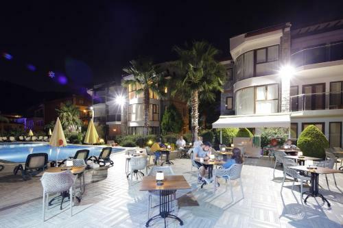 Nicholas Heights Deluxe Suite Hotel
