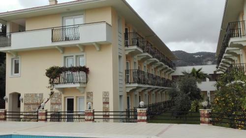 Mavruka Hotel