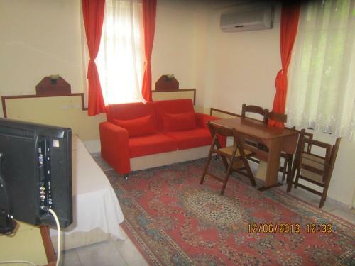 Red Rose Hotel