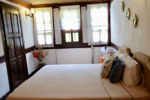 Hostal Turgut Reis Konak