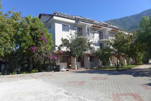 Star Hotel
