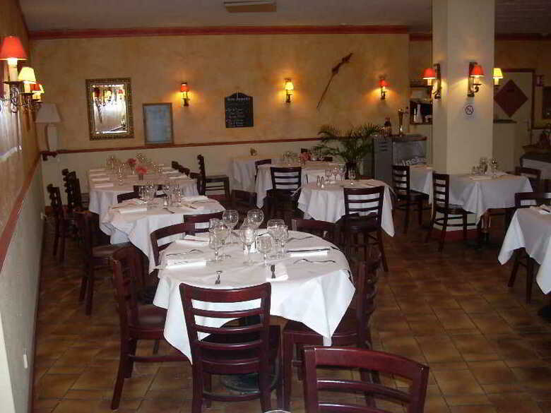 P'tit Dej-hotel Tours Sud-ouest Les Trois Lys