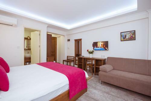 Infinity City Hotel