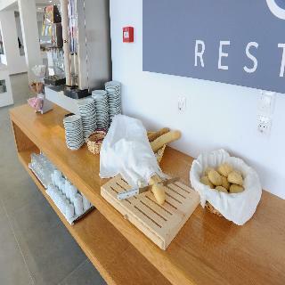 Ellia Hotel