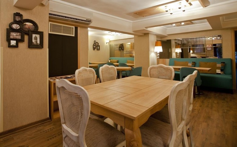 Collage Pera Hotel