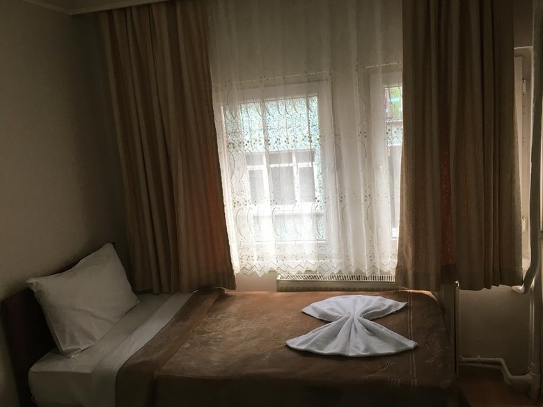 �r�n Hotel