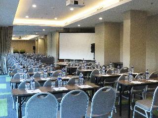 Hotel Holiday Inn Express Jakarta Matraman
