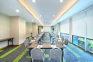 Hotel Holiday Inn Express Jakarta Matraman