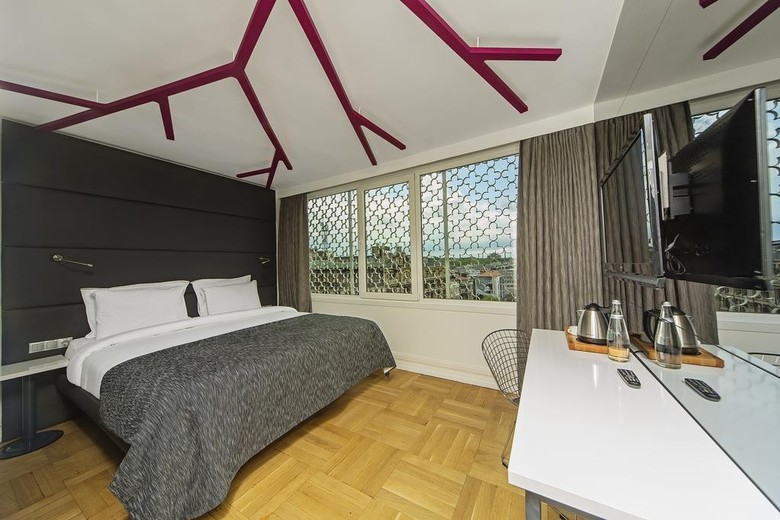 The Purl Hotel