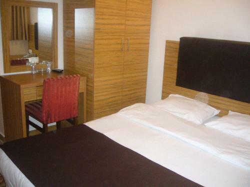 Lyon Hotel