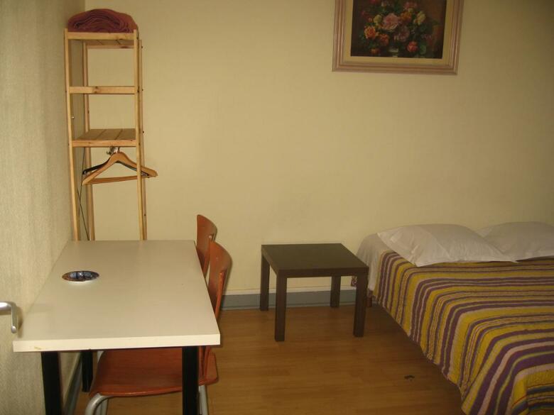 Au Royal Mad Hotel
