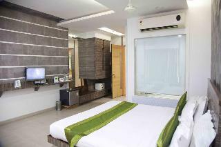 Oyo 1000 Hotel Admiral Suites