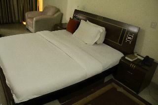 Hotel The Habitat Suites & Apartments