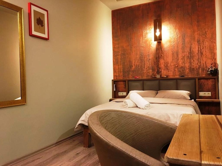 Hotel Second Home Suites