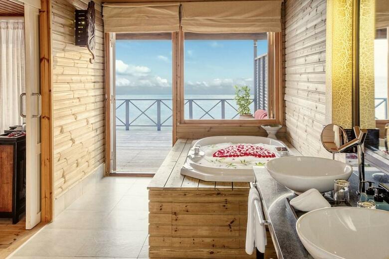 Hotel Komandoo Maldives Island Resort