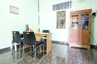 Reddoorz Plus Near Taman Sari
