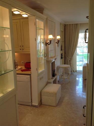 Villa B & D