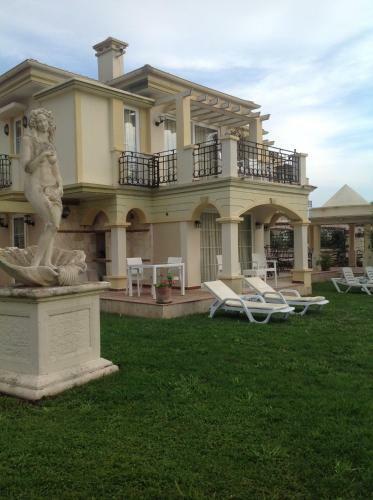 Villa B & D