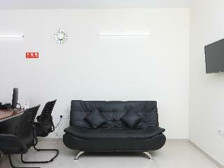 Hotel Oyo 13917 Daniel's Silver Oak Serviced Apartments