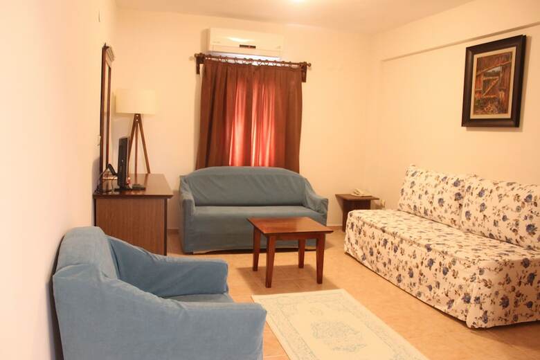 Hotel Oya & Suites