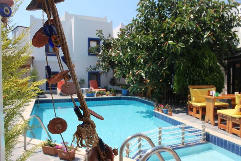 Hotel Oya & Suites